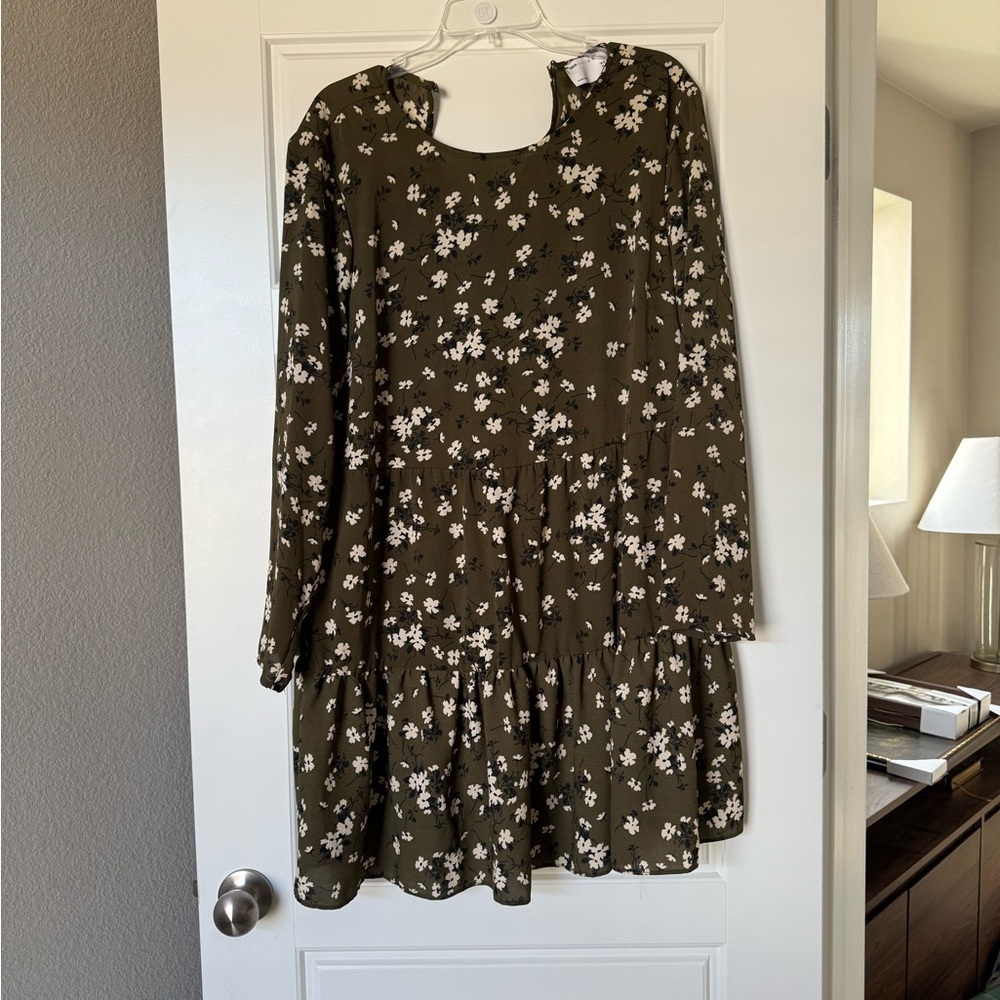 ASOS Womens Olive Green and White Floral Long Sleeve Midi Dress - Picture 4 of 9